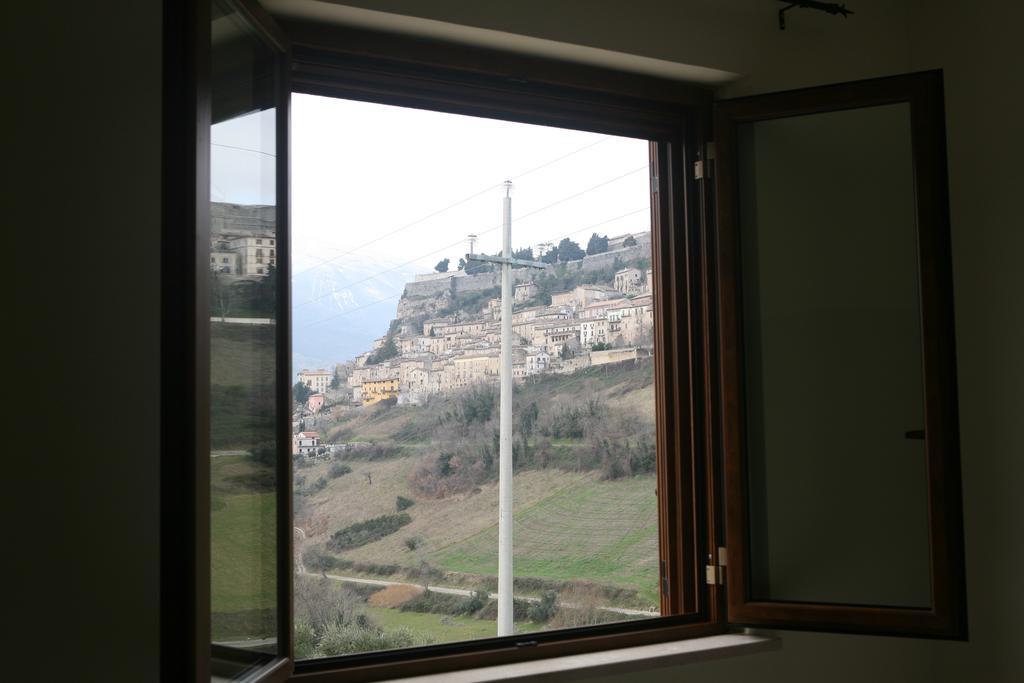 B&B La Collina Degli Ulivi Civitella Del Tronto Bagian luar foto