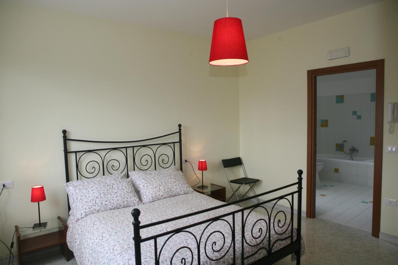 B&B La Collina Degli Ulivi Civitella Del Tronto Bagian luar foto